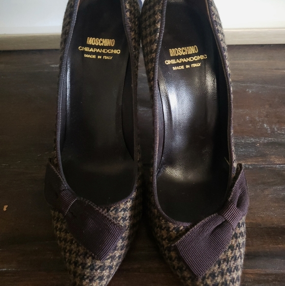 EUC Moschino Pumps - Picture 3 of 8